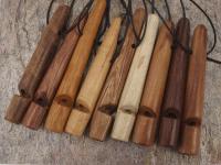 Hundepfeifen aus Holz